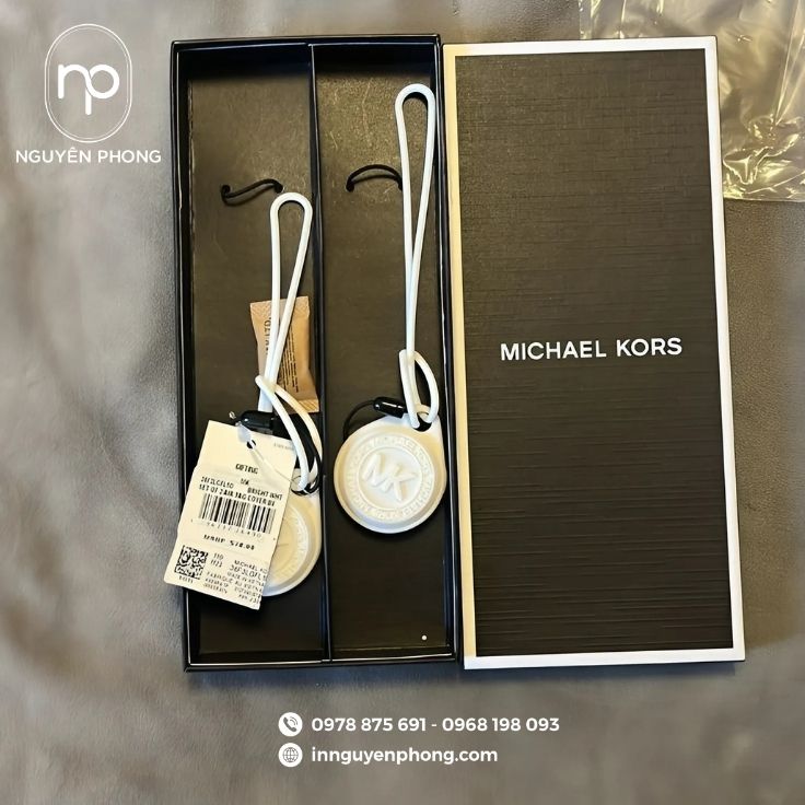 Mẫu hộp cứng đựng móc khóa đơn giản